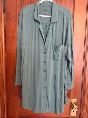 Auden Women’s Button-Down Night Shirt in Sage Green size 2X
